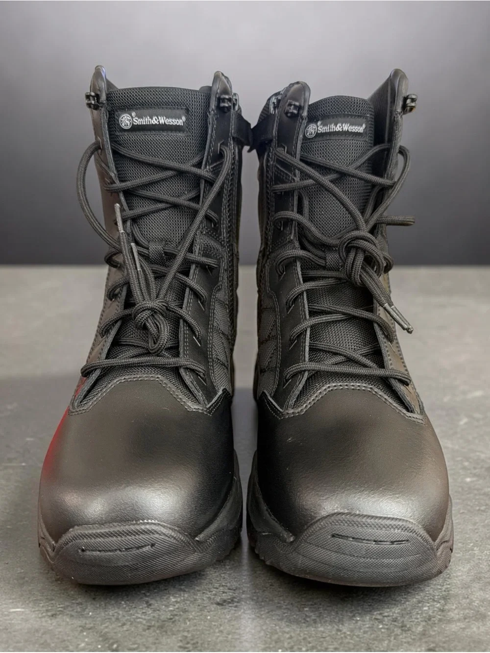 Smith & Wesson Men's Scout 8
